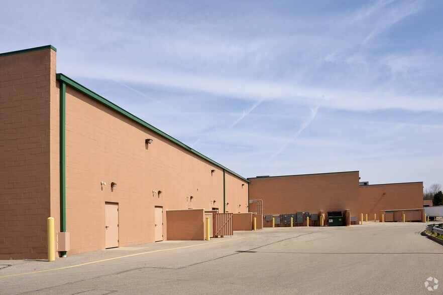 4468-4494 Brandt Pike, Dayton, OH for lease - Building Photo - Image 2 of 4