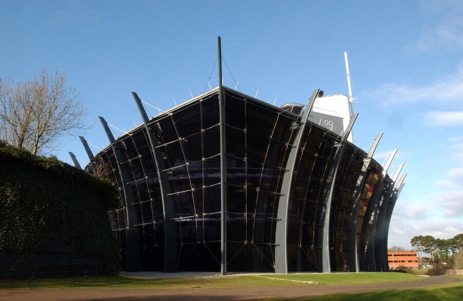 22 Brest Rd, Plymouth for lease - Building Photo - Image 2 of 8