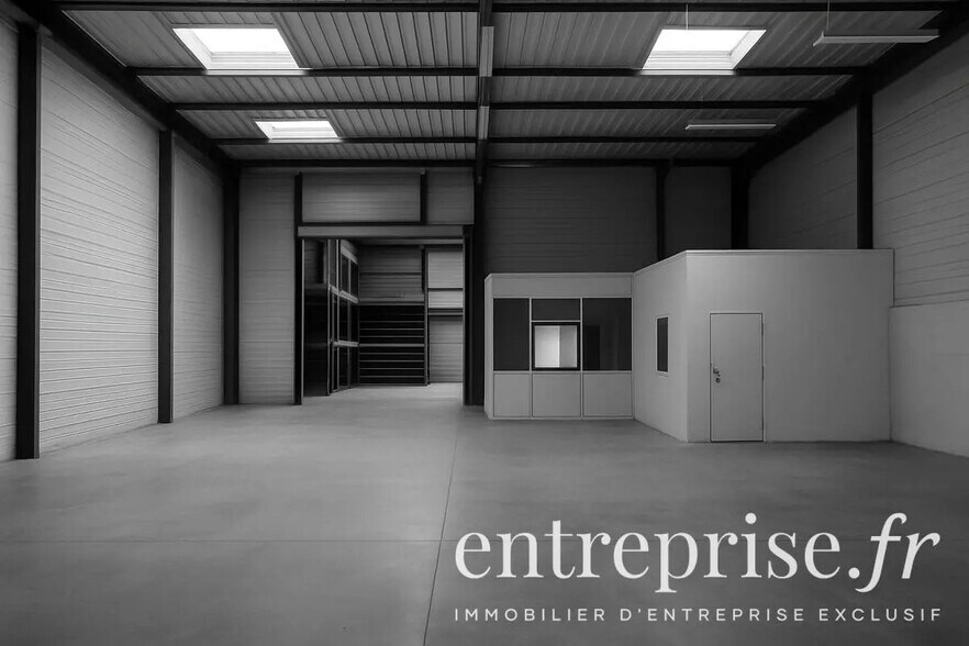 Flex in Beaucouzé for lease - Interior Photo - Image 1 of 1