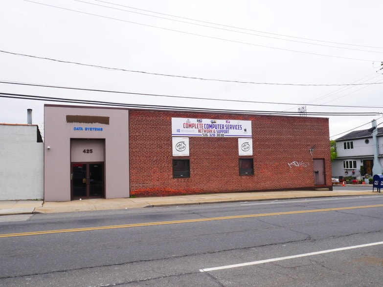 425 Meacham Ave, Elmont, NY 11003