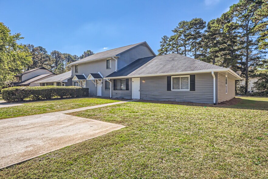 2638 Fieldstone View Ln SE, Conyers, GA for sale - Building Photo - Image 1 of 1