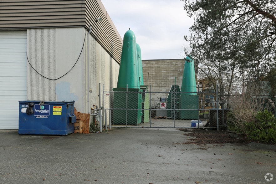 17969 Roan Pl, Surrey, BC for lease - Building Photo - Image 2 of 3