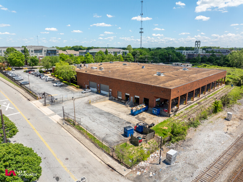 566 SW Wells St, Atlanta, GA for lease - Building Photo - Image 2 of 3