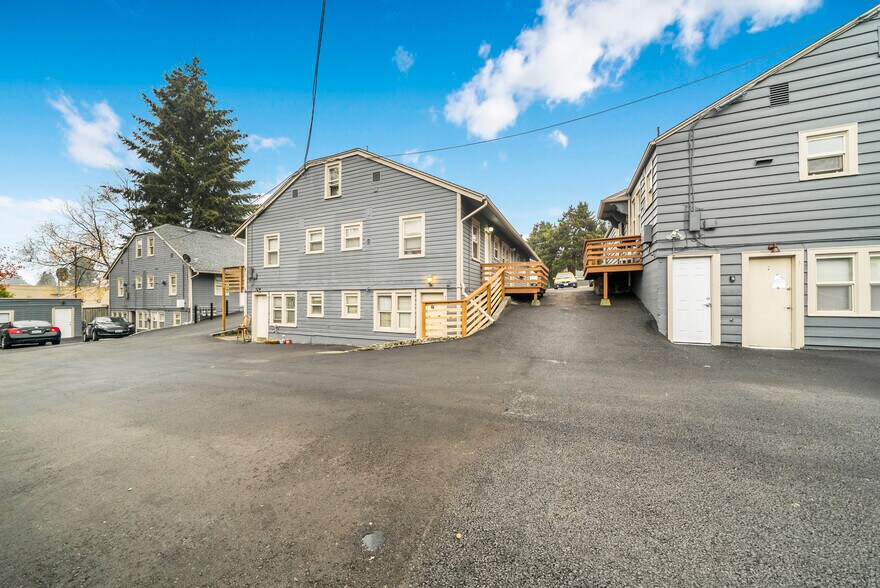 930 N 104th St, Seattle, WA for sale - Building Photo - Image 1 of 1