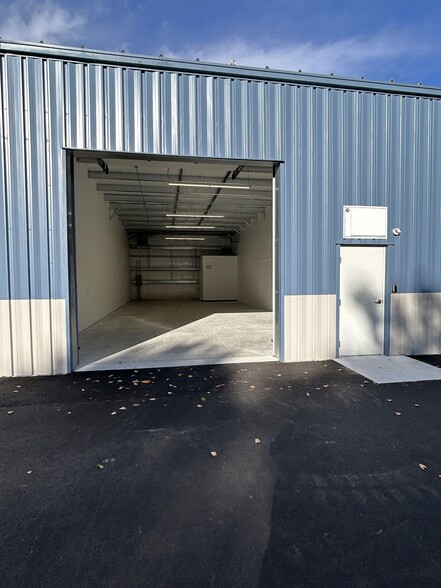 32 Industrial Rd, Prospect, CT for lease - Building Photo - Image 3 of 5