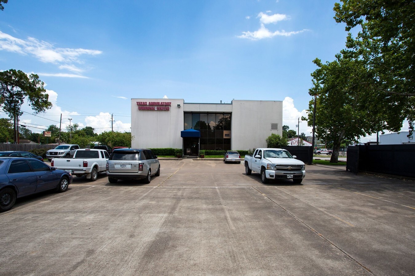 2505 N Shepherd Dr, Houston, TX 77008