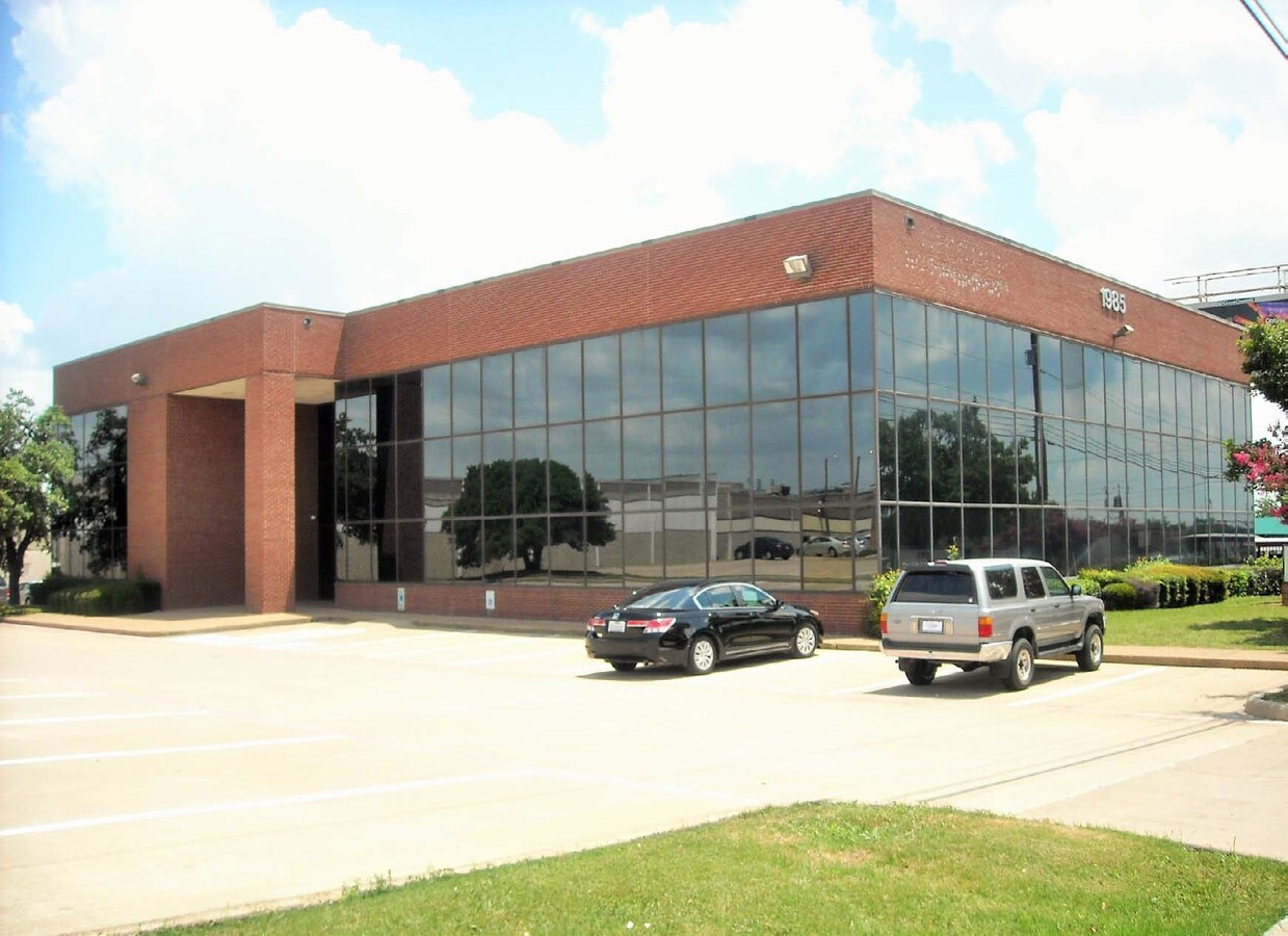 1985 Forest Ln, Garland, TX 75042