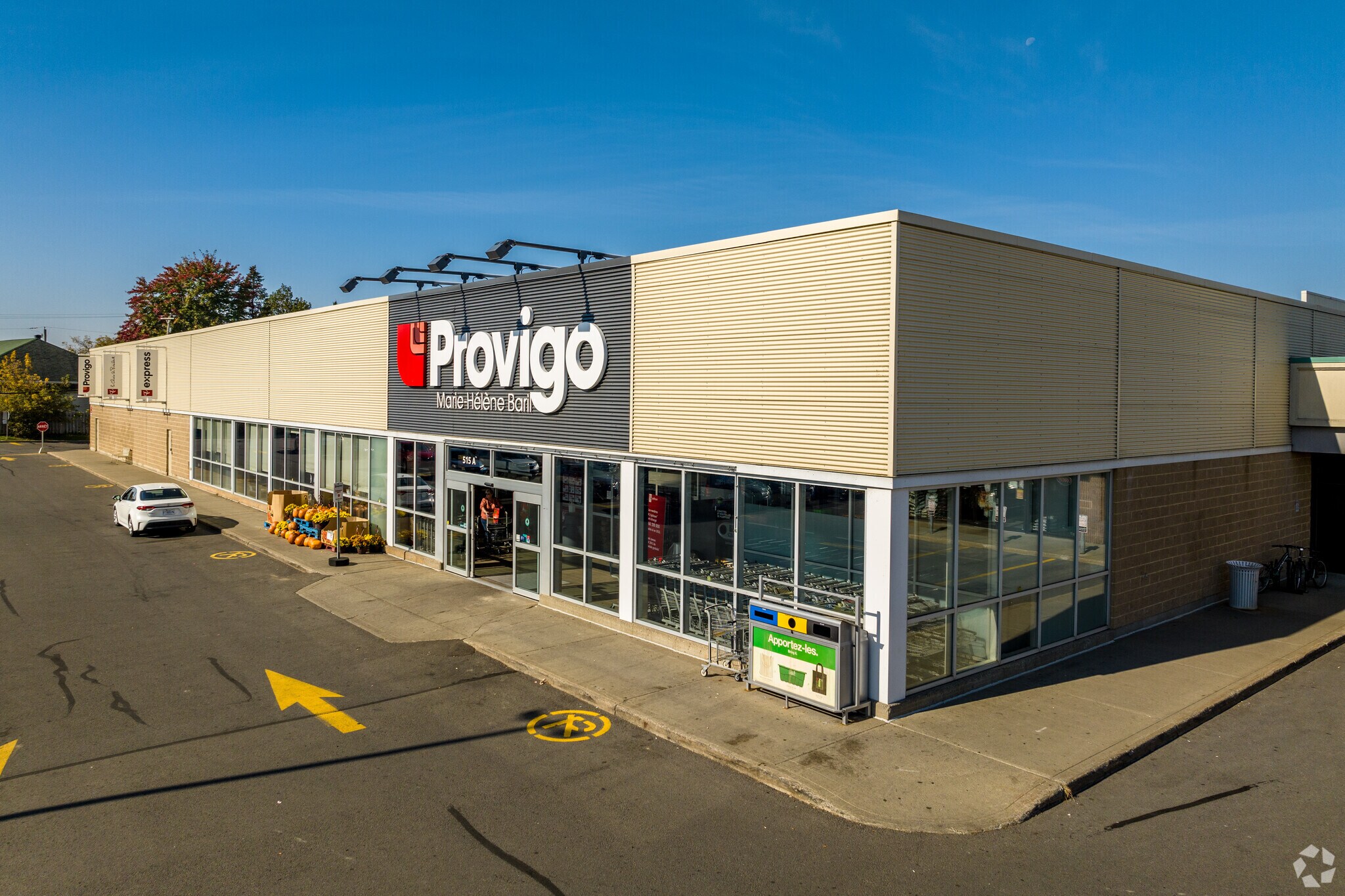 515 Boul Lacombe, Repentigny, QC for lease Primary Photo- Image 1 of 9