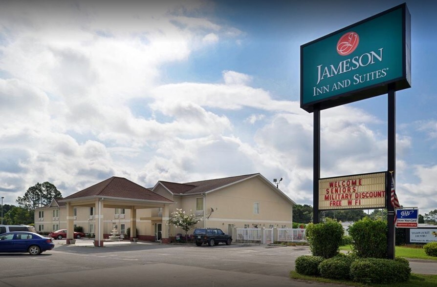 160 W Coffee St, Hazlehurst, GA 31539