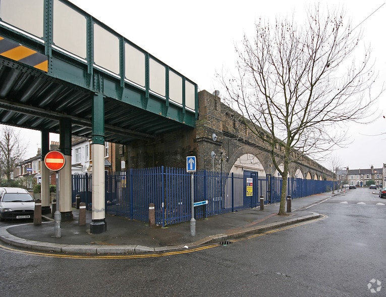 338-349 Thorpe Rd, London for lease - Building Photo - Image 3 of 11