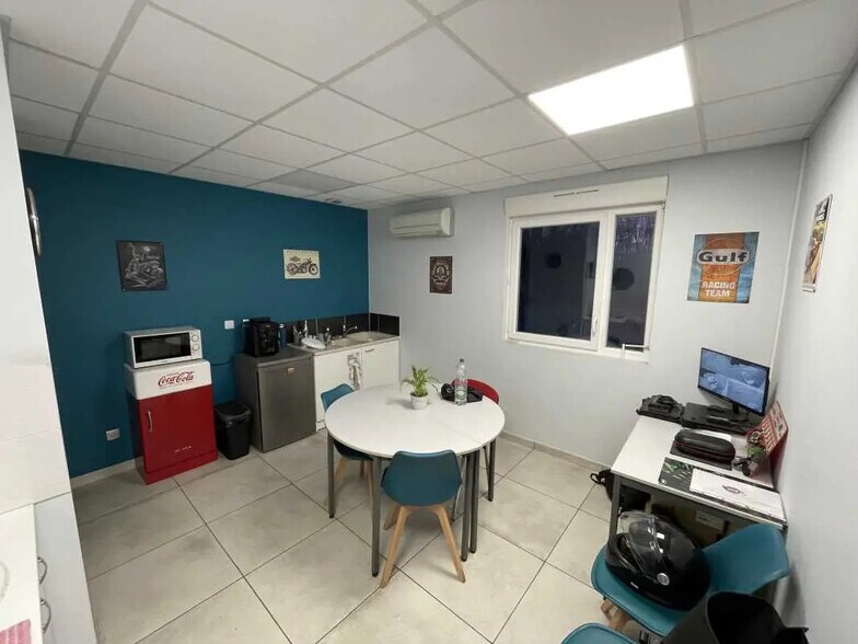 Flex in Muret for lease - Interior Photo - Image 3 of 4