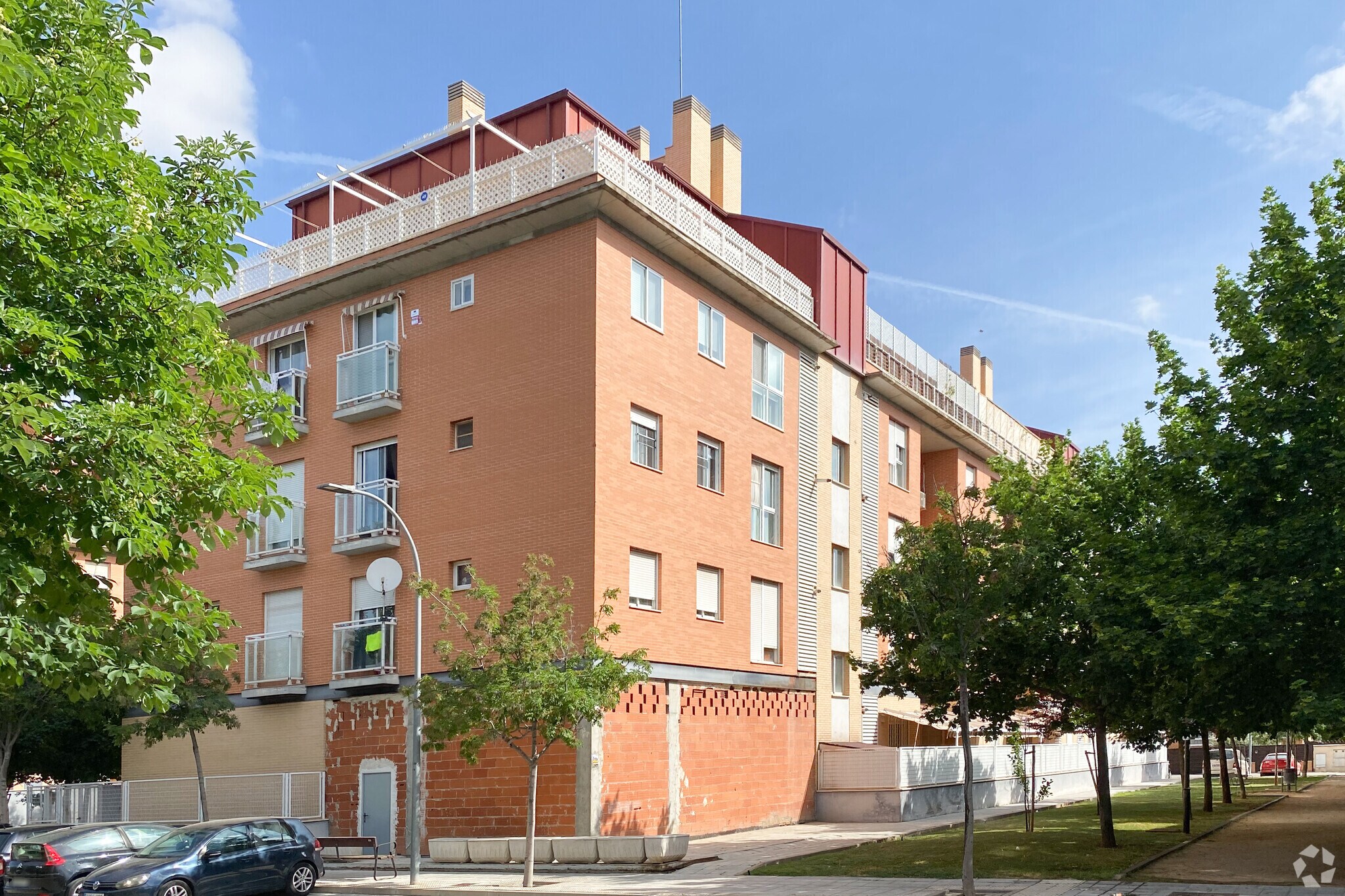 Avenida Clara Campoamor, 12, Azuqueca de Henares, Guadalajara for sale Primary Photo- Image 1 of 1