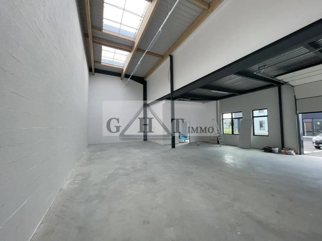 Industrial in Lieusaint for sale Interior Photo- Image 1 of 5