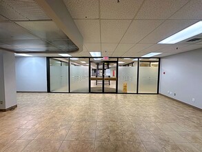 9816 Hardin St, Fort McMurray, AB for lease Interior Photo- Image 2 of 31