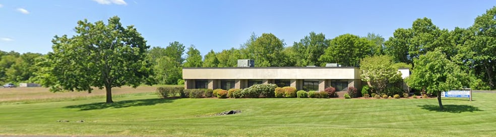 270 Benton Dr, East Longmeadow, MA for lease - Building Photo - Image 3 of 3