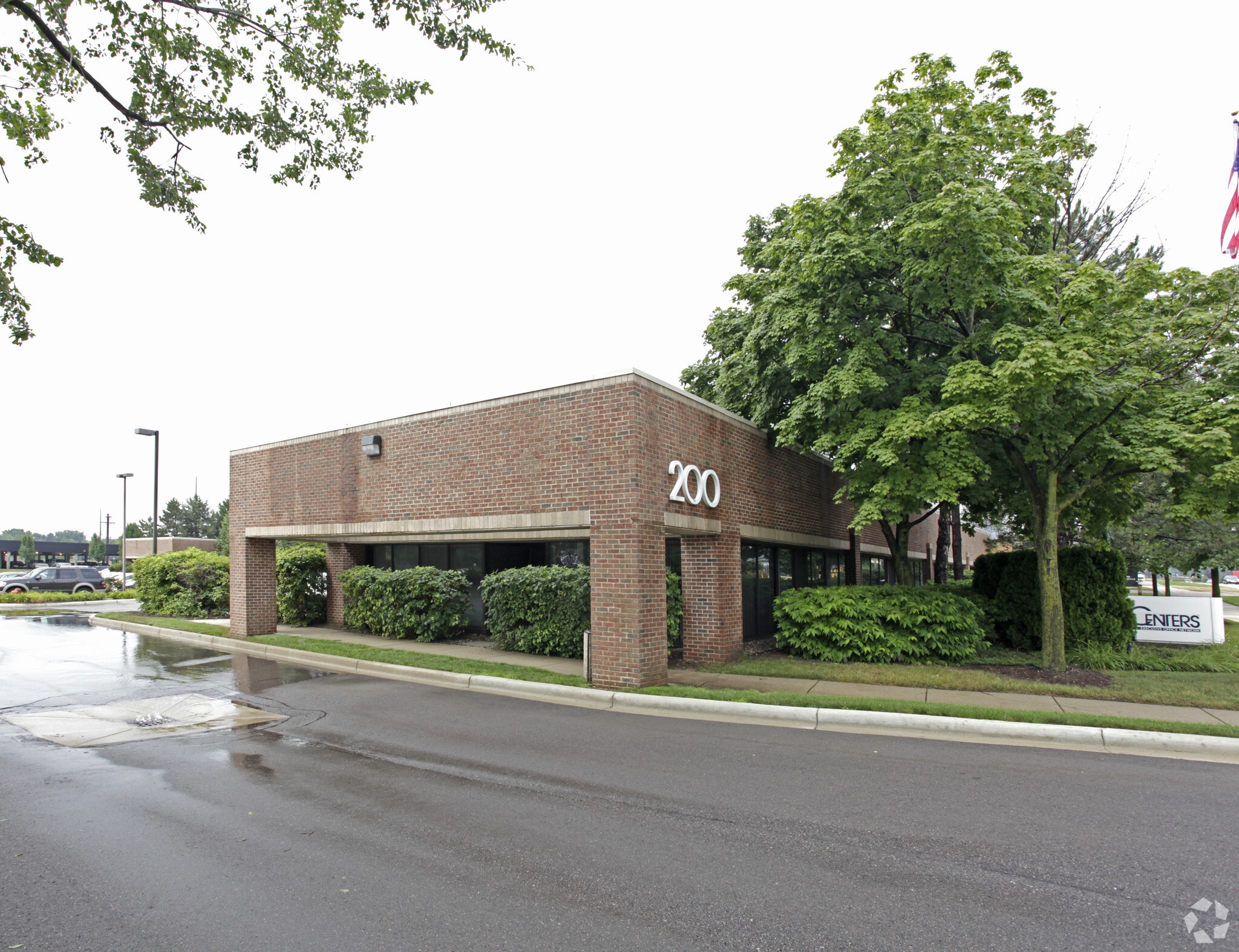 200 E Big Beaver Rd, Troy, MI for lease Building Photo- Image 1 of 21