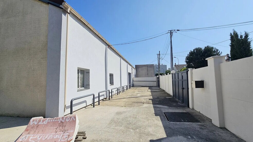 Flex in Saint-Maur-des-Fossés for lease - Building Photo - Image 2 of 15