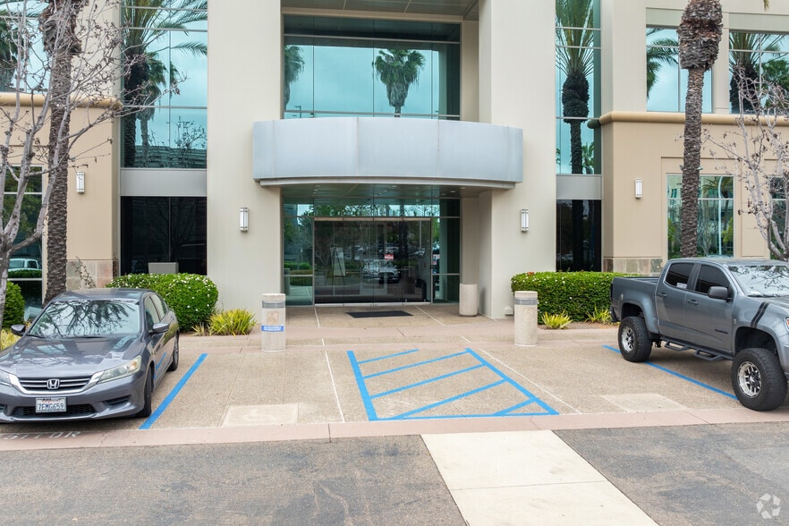 9112 Spectrum Center Blvd, San Diego, CA for lease - Building Photo - Image 2 of 6