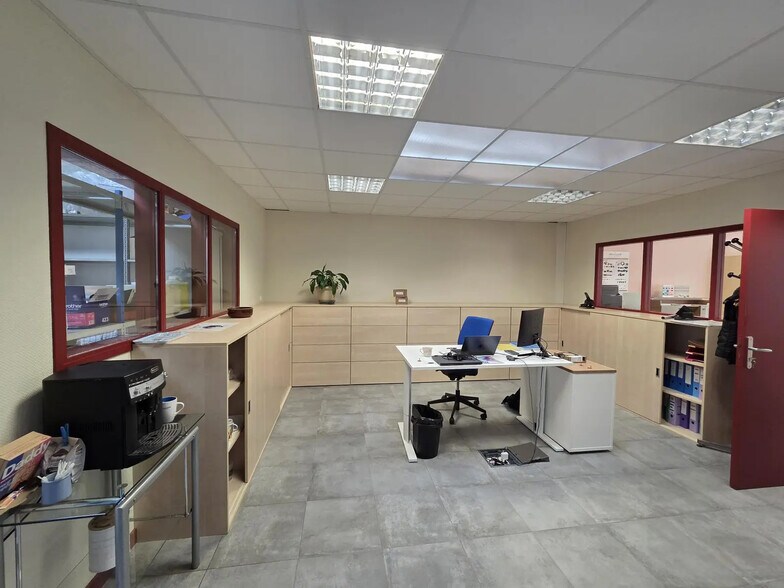 Industrial in ANDARD for sale - Building Photo - Image 2 of 4