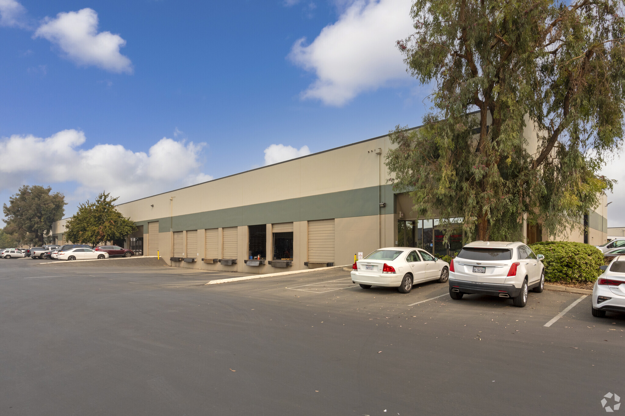 4603 N Brawley Ave, Fresno, CA 93722 - Shaw Commerce Center | LoopNet