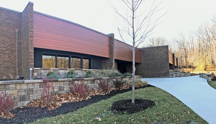 165 Bishops Way, Brookfield, WI for lease - Building Photo - Image 2 of 4