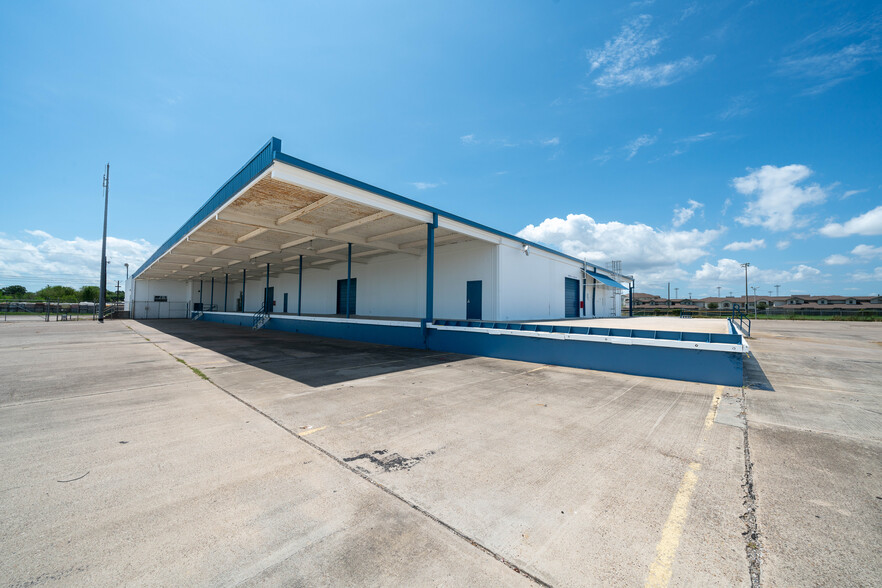 2510 Lipan St, Corpus Christi, TX for lease - Building Photo - Image 2 of 12