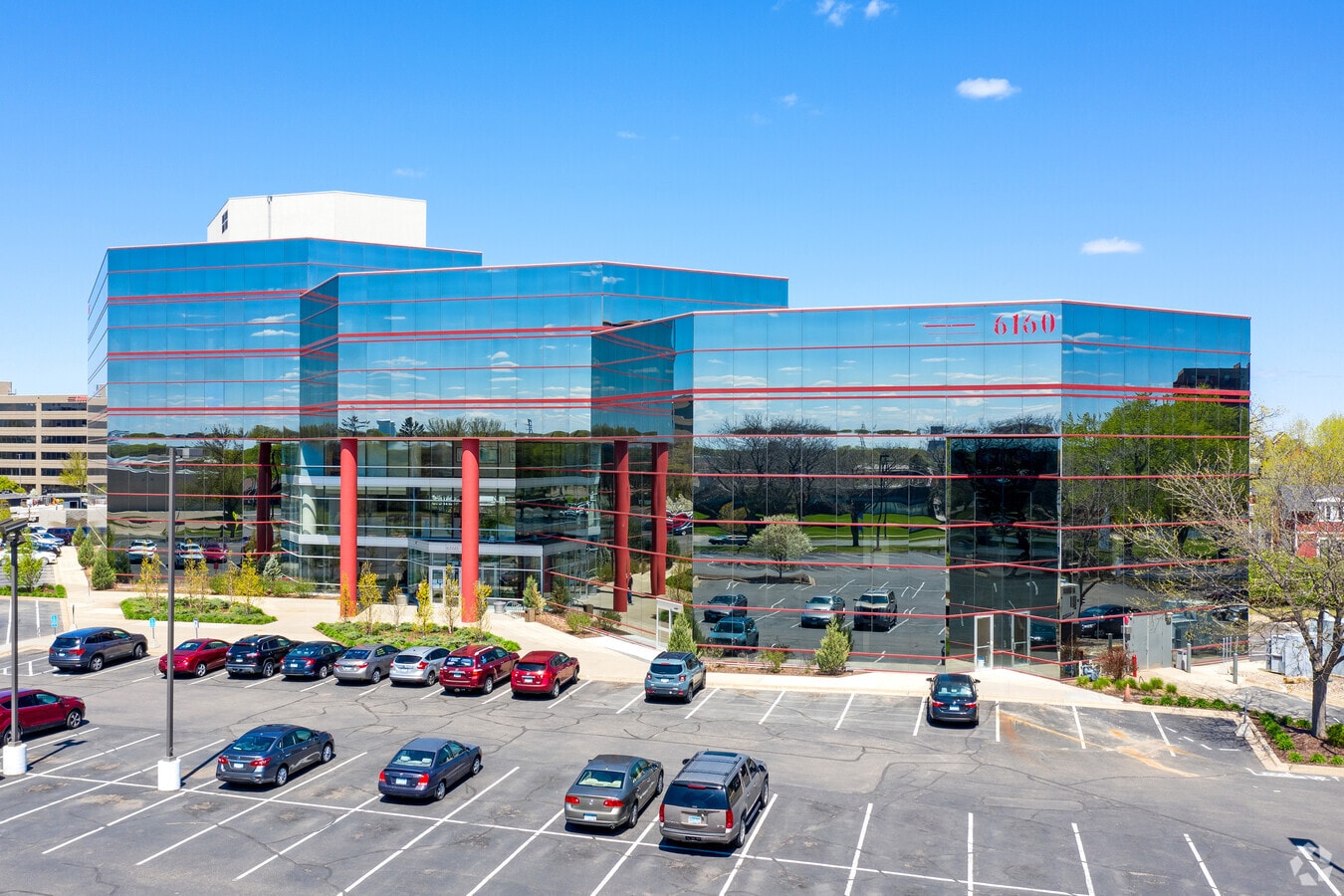 6160 N Summit Dr, Brooklyn Center, MN 55430