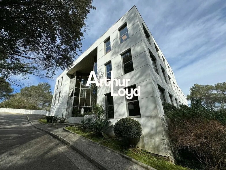 Office in Valbonne for sale - Building Photo - Image 2 of 8