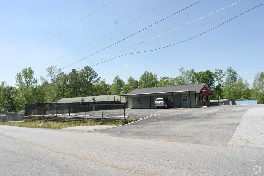 3846 Veterans Memorial Hwy, Lithia Springs, GA 30122