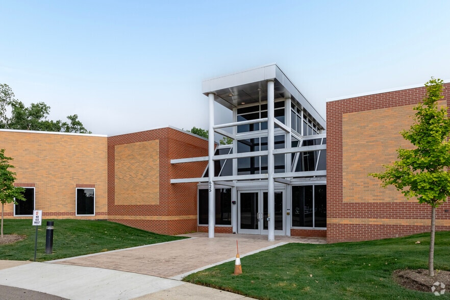 625 Avis Dr, Ann Arbor, MI for sale - Building Photo - Image 2 of 6