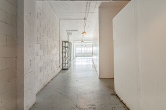 5333-5335 Av Casgrain, Montréal, QC for lease Building Photo- Image 1 of 6