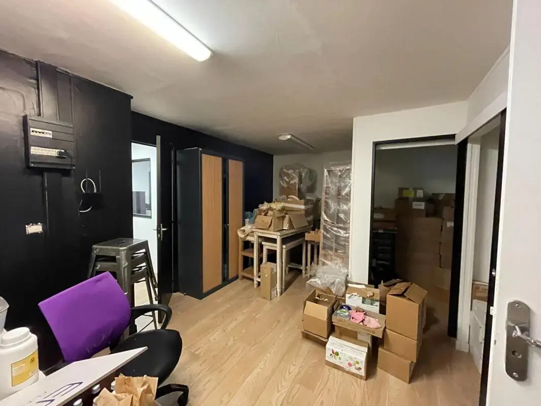 Flex in Rennes for lease Interior Photo- Image 1 of 2