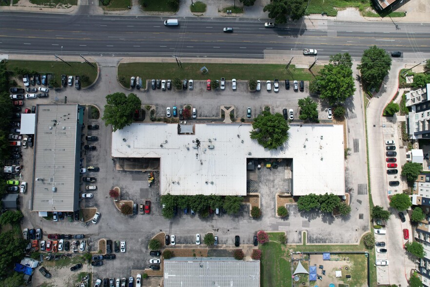 4930 S Congress Ave, Austin, TX for lease - Building Photo - Image 3 of 15