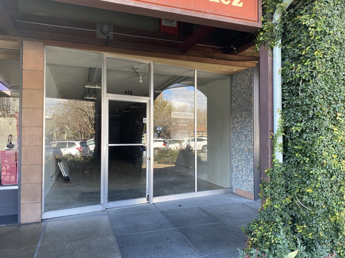 435-455 Healdsburg Ave, Healdsburg, CA for lease Building Photo- Image 1 of 3