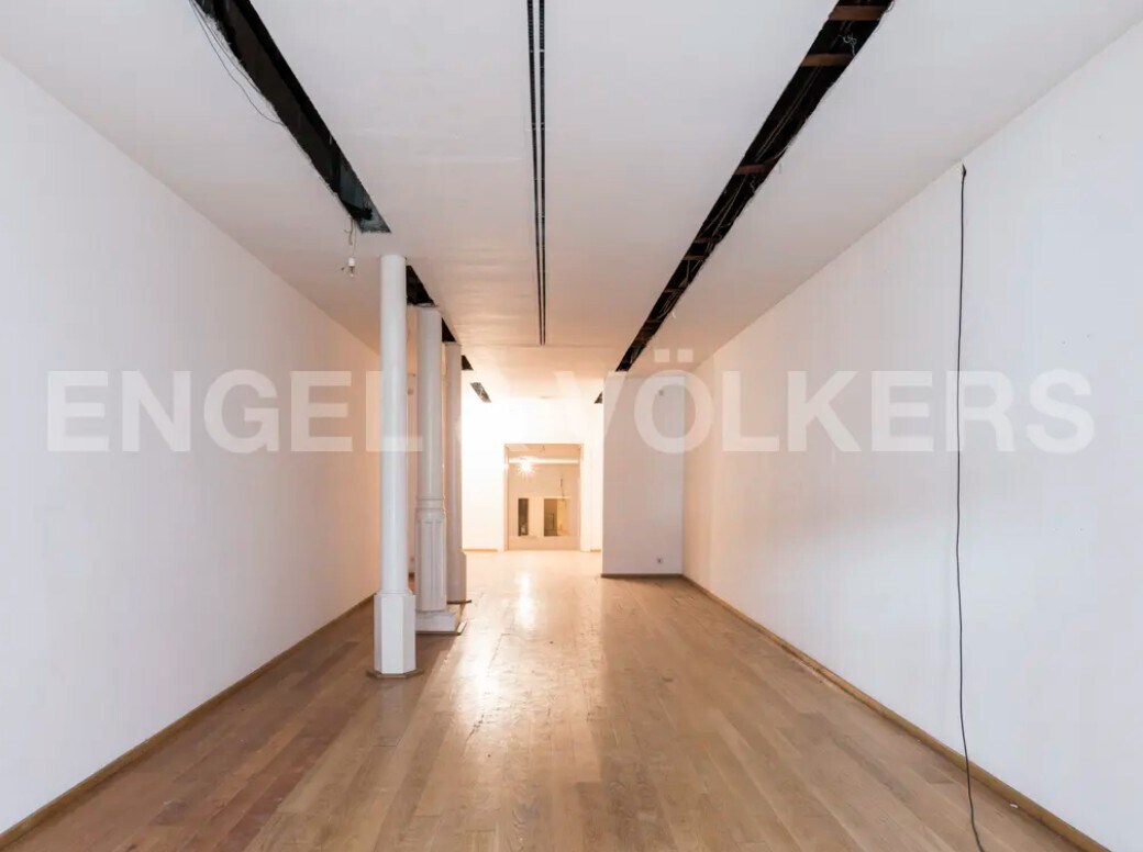 Retail in Barcelona, Barcelona for lease Interior Photo- Image 1 of 5