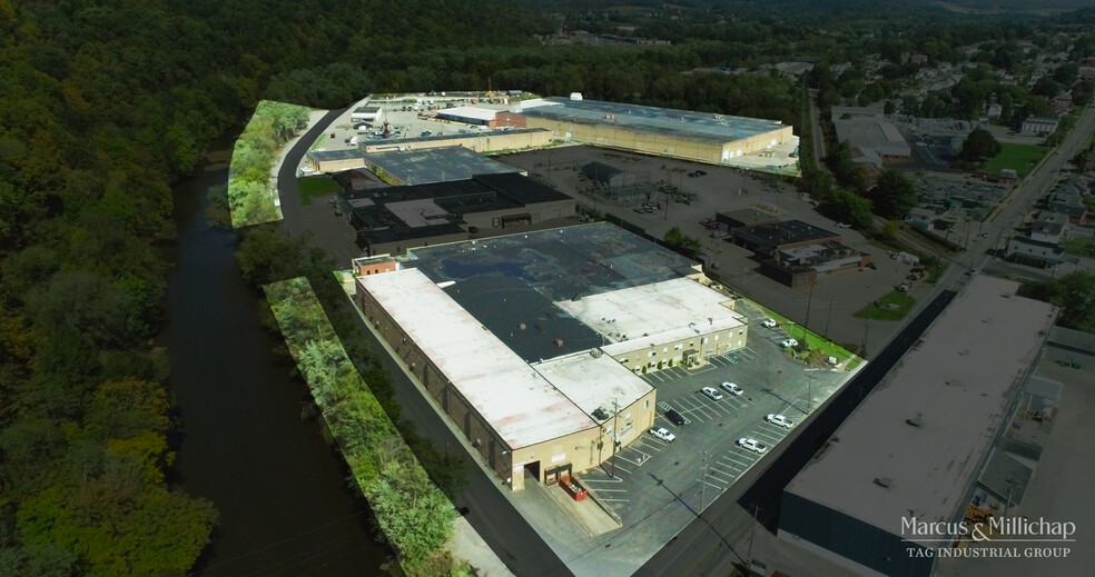 Industrial in Zelienople, PA for sale - Building Photo - Image 1 of 1