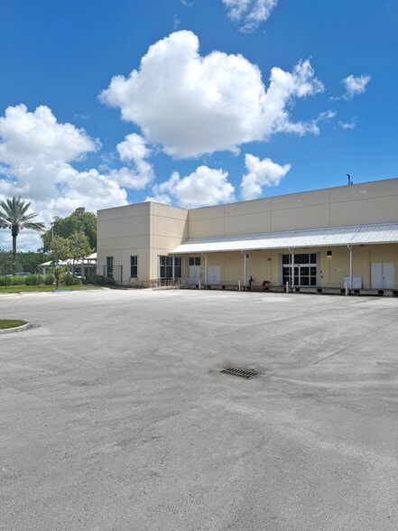 17100 NW 59th Ave, Hialeah, FL for lease - Building Photo - Image 2 of 14