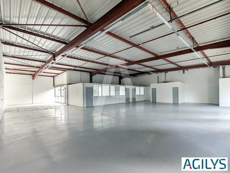 Flex in for lease - Interior Photo - Image 3 of 12