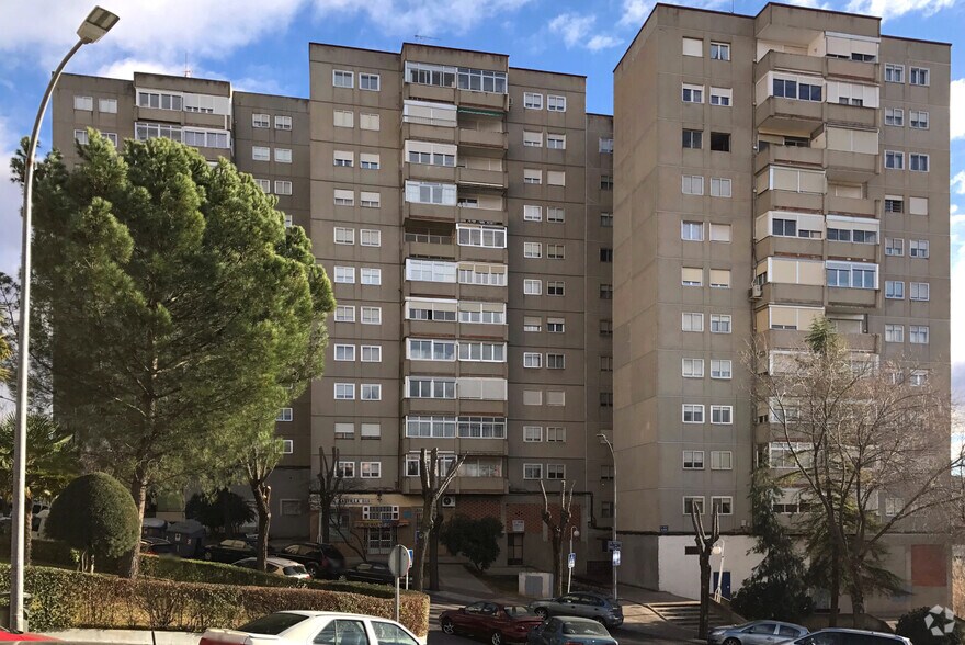 Multifamily in Guadalajara, Guadalajara for sale - Primary Photo - Image 1 of 1