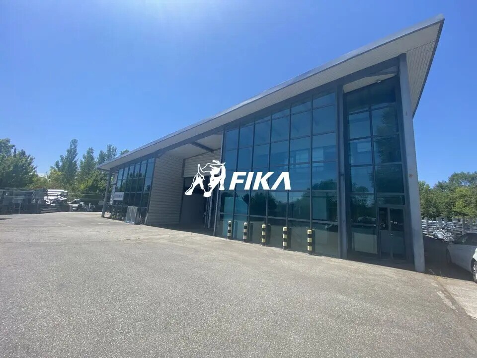 Flex in Saint-Jean for lease Building Photo- Image 1 of 13