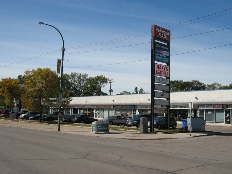 1070-1086 Main St, Winnipeg, MB for sale - Building Photo - Image 1 of 1