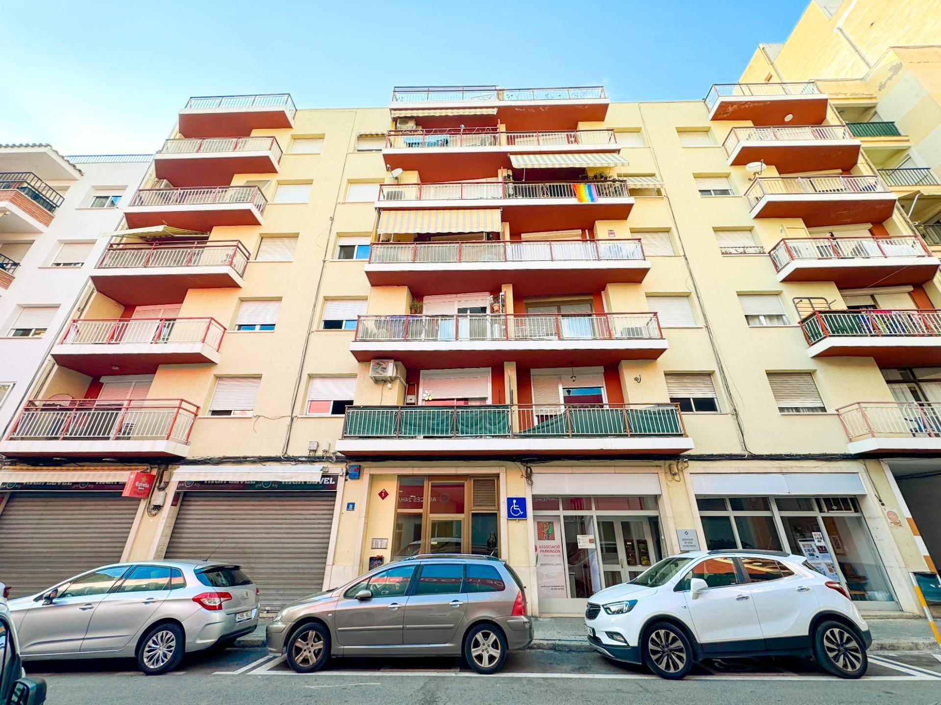 Carrer de Benidorm, Reus, Tarragona for sale Primary Photo- Image 1 of 1