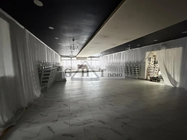 Industrial in Lisses for lease - Building Photo - Image 2 of 11