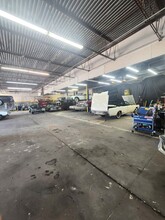 11950 Perry Rd, Houston, TX for lease Interior Photo- Image 2 of 3