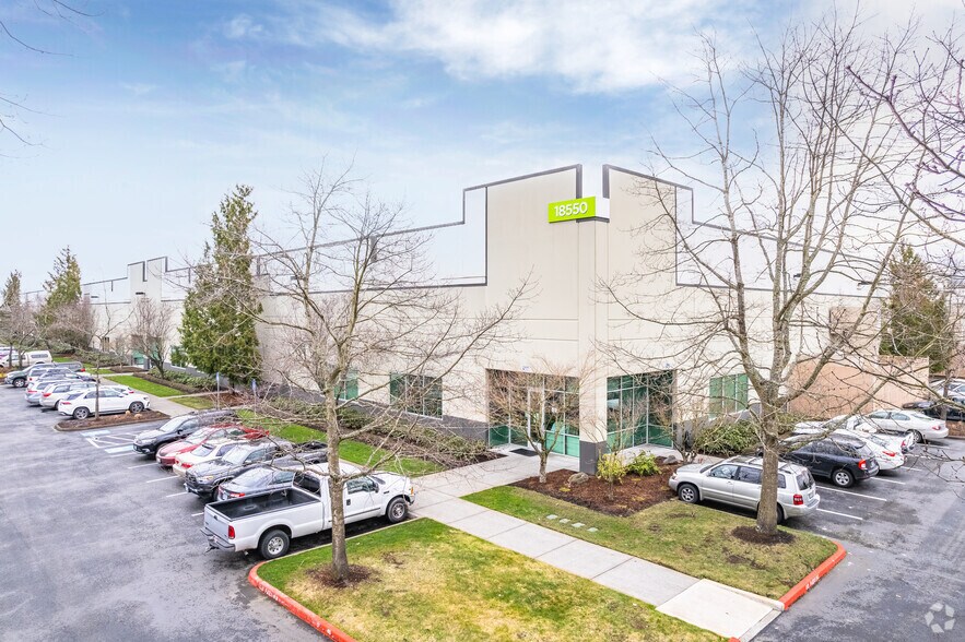 18550-18870 NE Riverside Pky, Portland, OR for lease - Primary Photo - Image 1 of 6