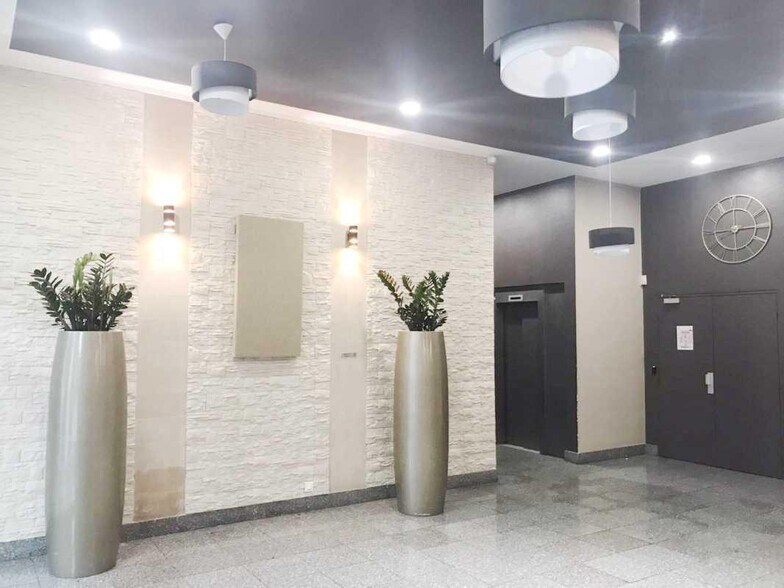 Office in Bagnolet for lease - Lobby - Image 3 of 8