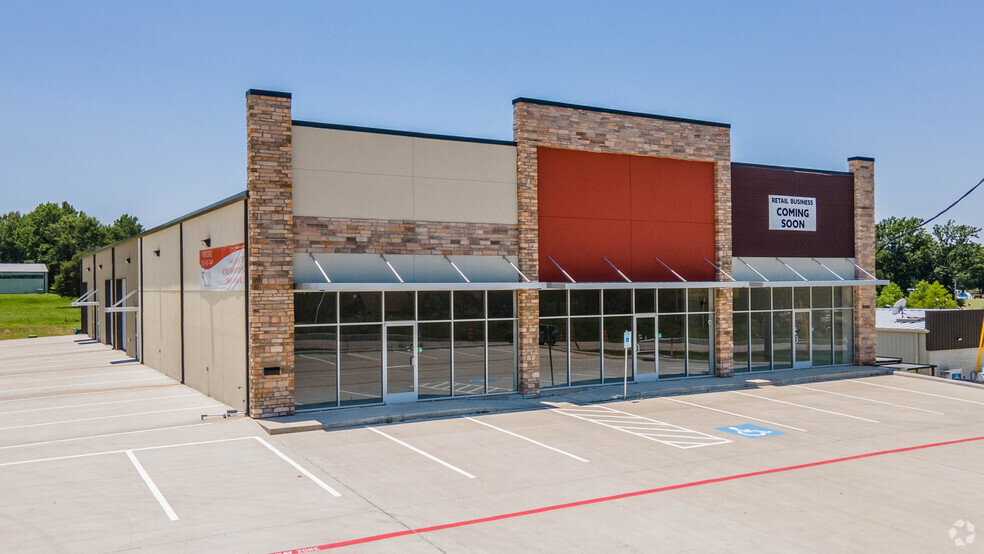 12335 FM 1097 W, Willis, TX for lease - Primary Photo - Image 1 of 7