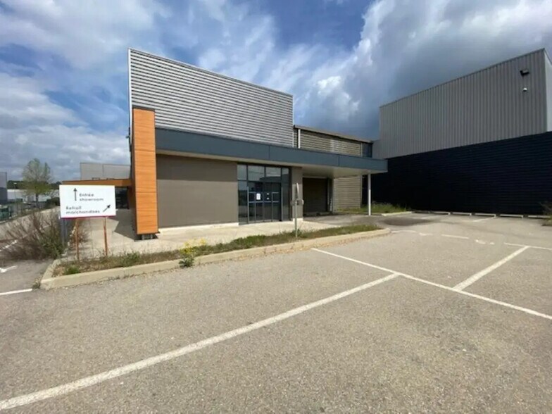 Office in Aix-en-Provence for lease - Building Photo - Image 2 of 4