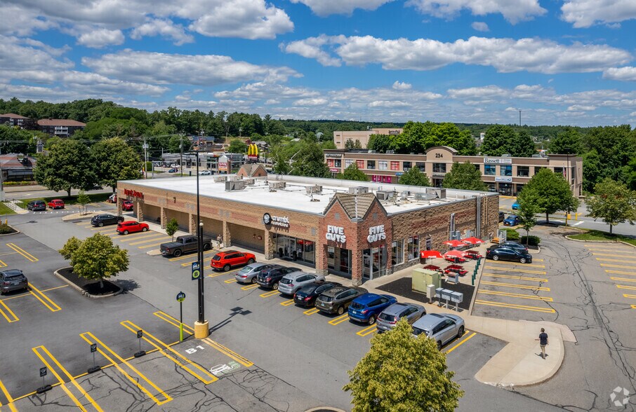 Daniel ster Hwy & Danf Rd, Nashua, NH 03060 ster Square