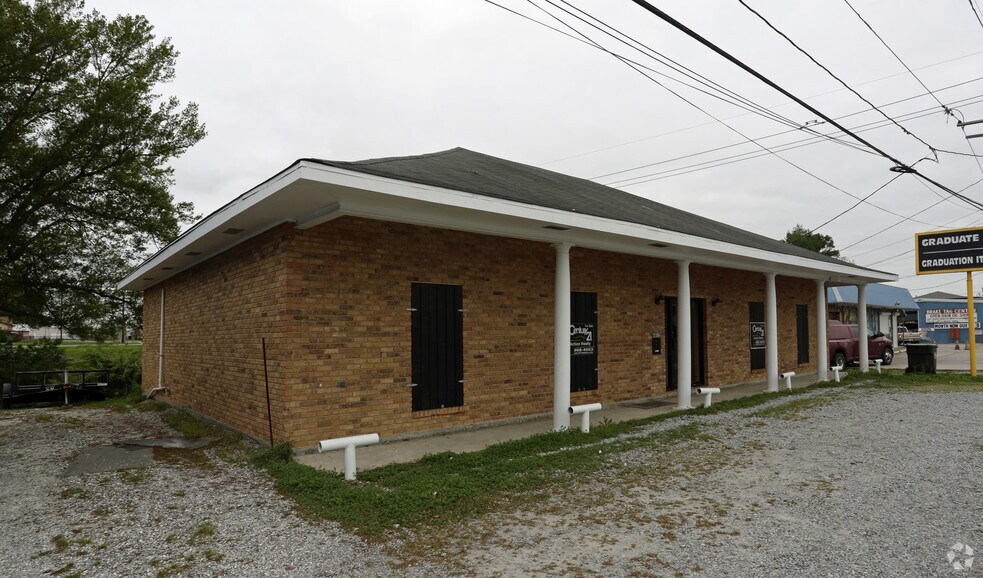 6812 W Park Ave, Houma, LA 70364
